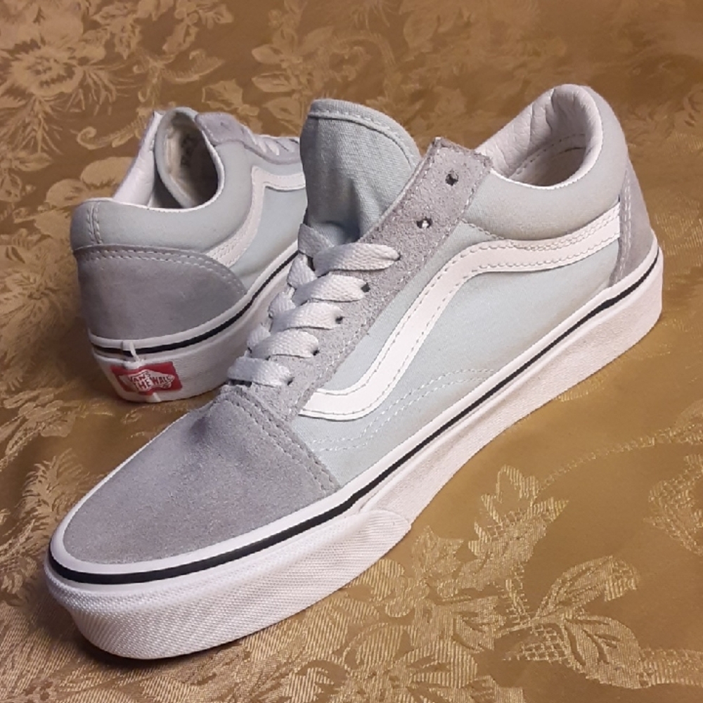 VANS Old  Skool Light Gray, Blue and White Leather/Suede Women's 7.5 Men's 6.0